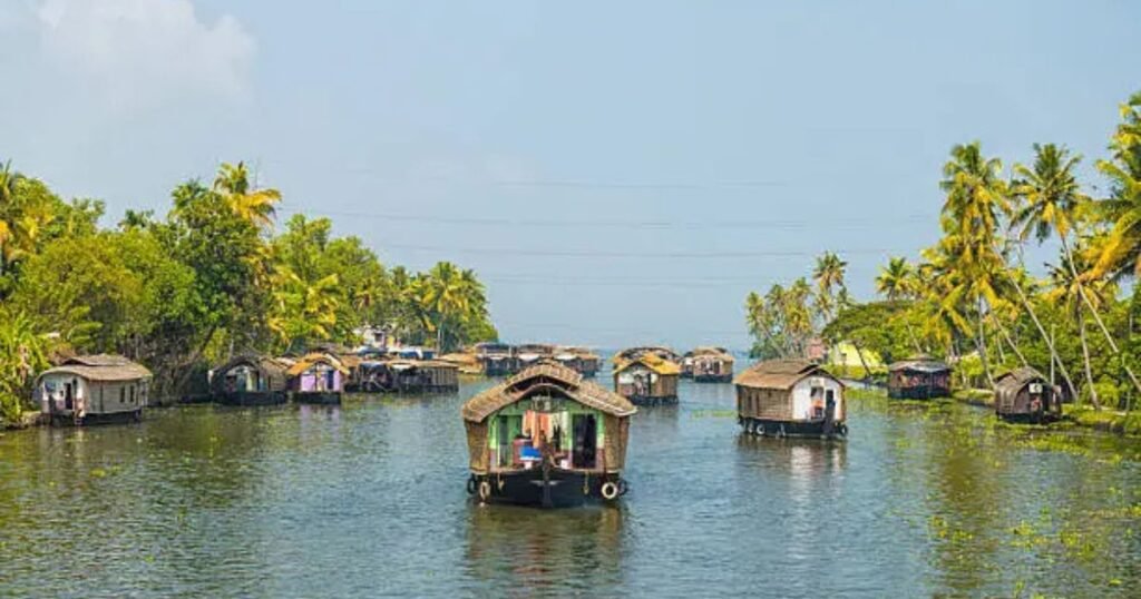 10 Beautiful Tourist Places to Visit in Kerala