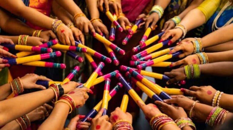 Dandiya Utsav at Gujarat Vihar Dandiya Night